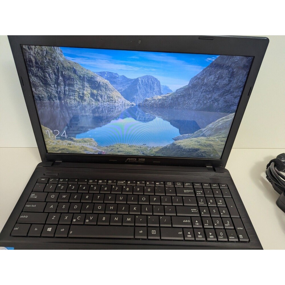 Asus X55A-Intel Premium 2020M 2.4Ghz, 4gb Ram. 300GB HDD Windows 10 Pro